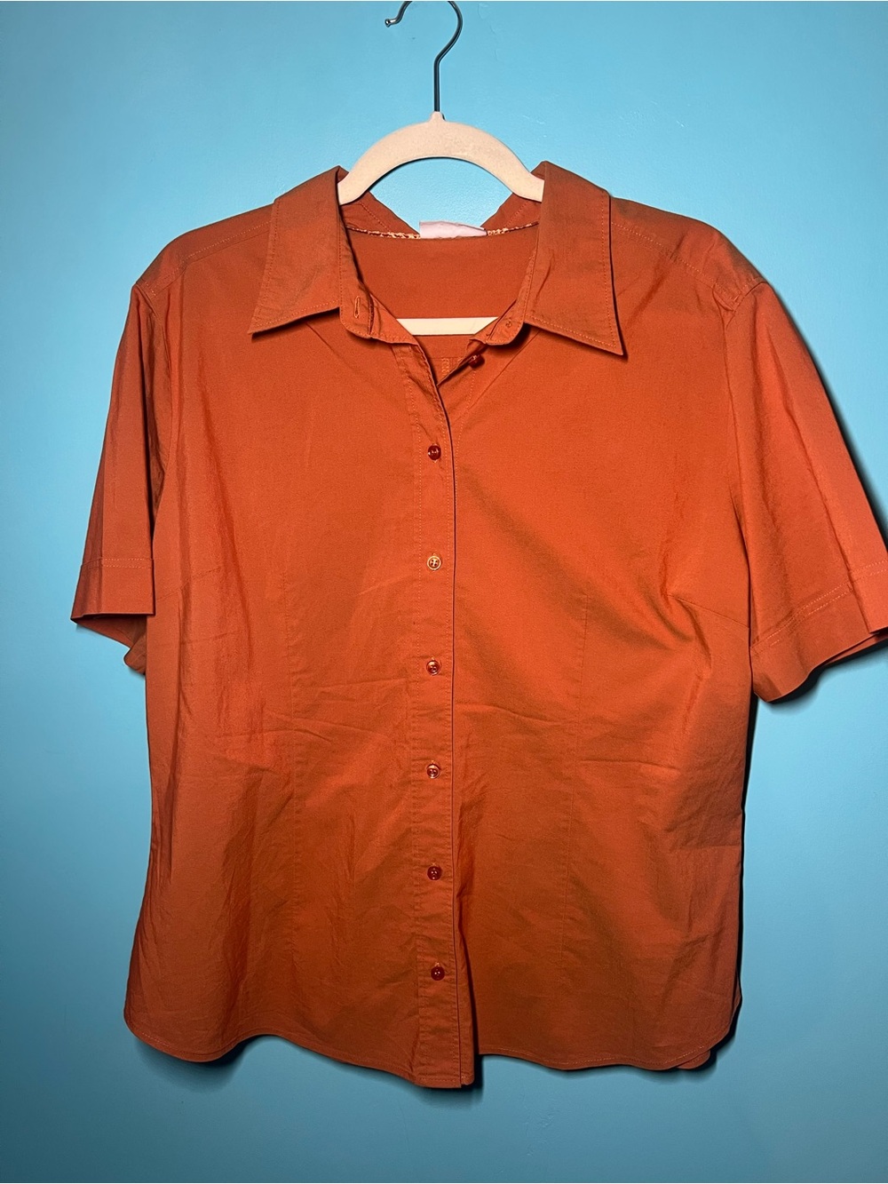 New York & Company Women's Short-Sleeve Button-Down Shirt - Rust Orange